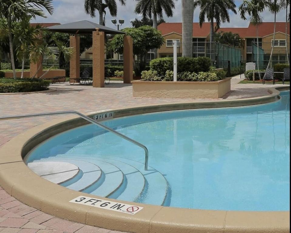 Private Apartment With Laundry, Wi-Fi, And Extra Amenities Houston Exterior photo